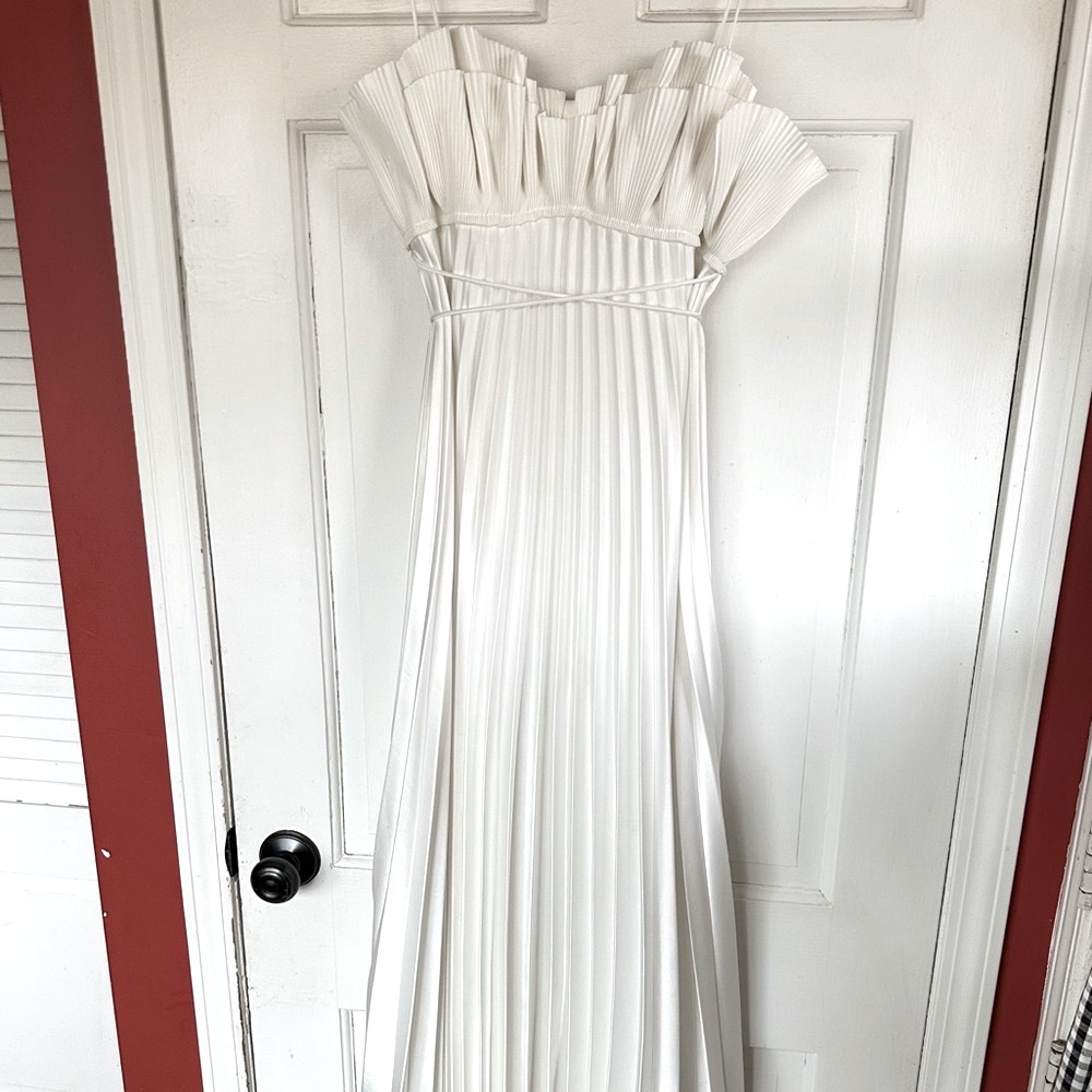Acler Sanna Pleated Maxi Dress - Picture 2 of 5
